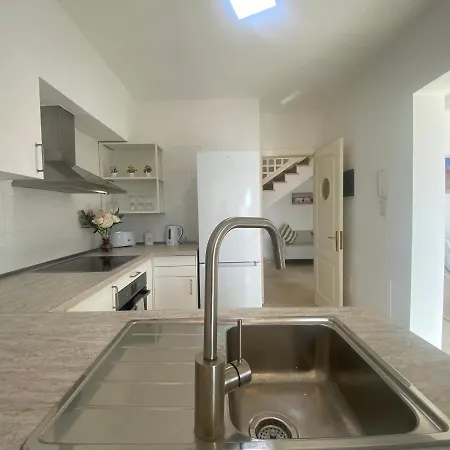 Modern Family Near The Pool With Private Jacuzzi *