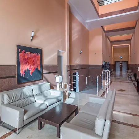 Modern Family Near The Pool With Private Jacuzzi